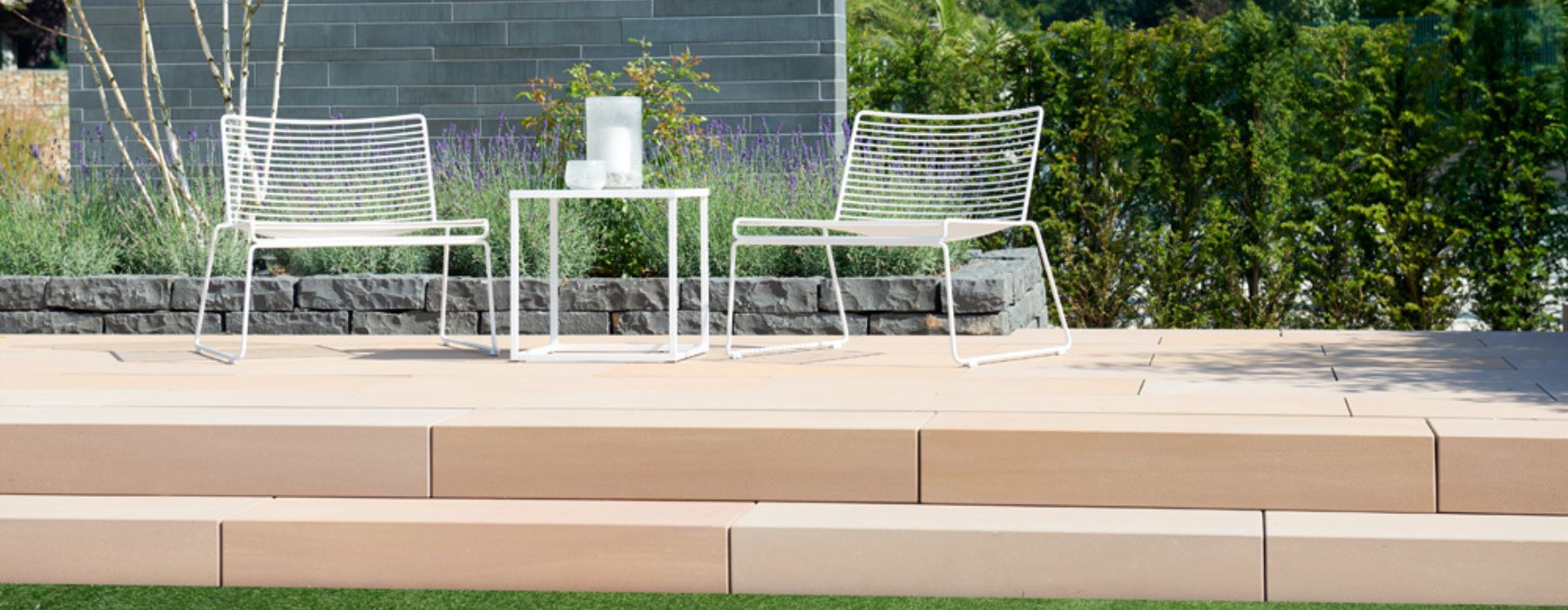 Blockstufen aus Naturstein: Die perfekte Lösung für Ihre Terrasse und Garten!
