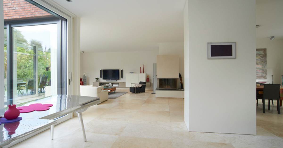 tivo-travertin-crema-plaza-bodenfliesen