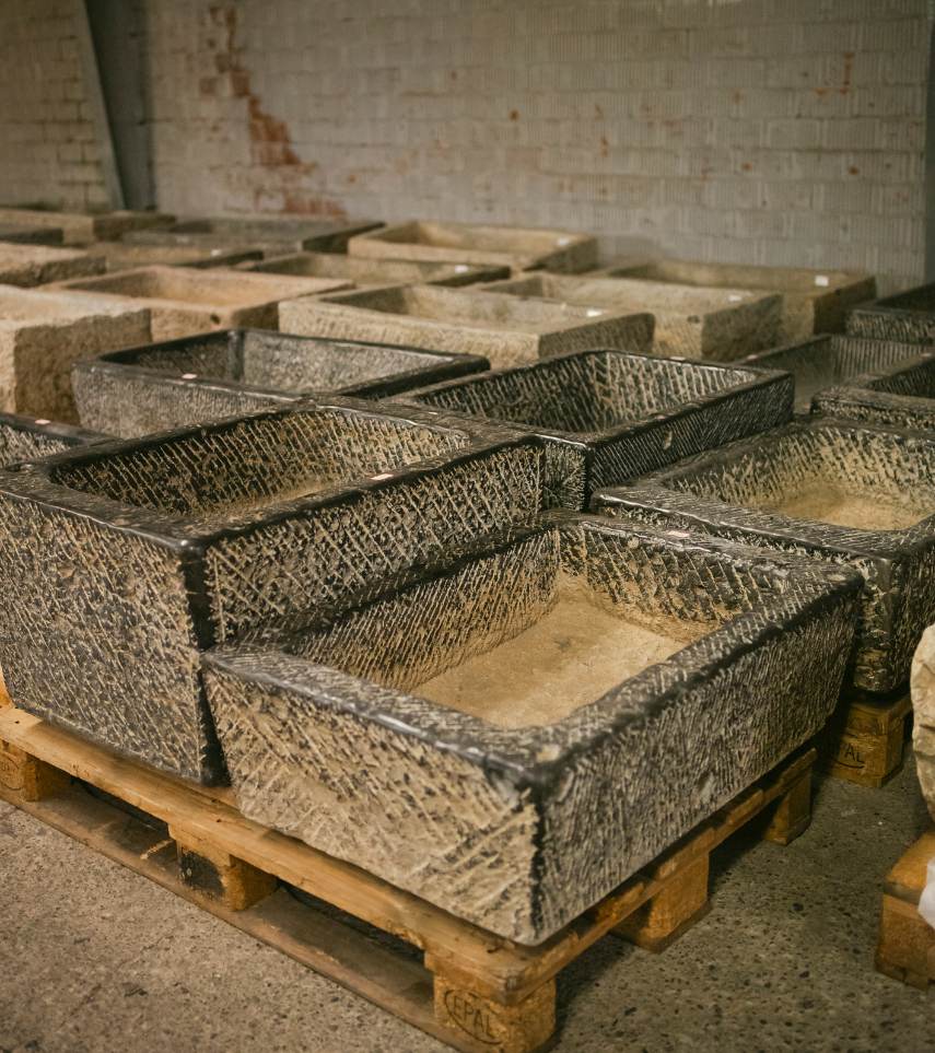 Antike Natursteintröge