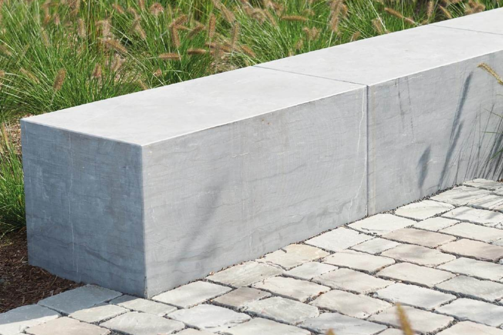 Cube Sitzobjekt aus Naturstein