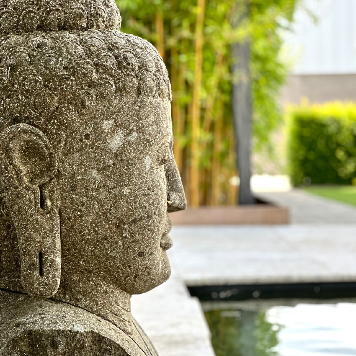 Moai Skulptur aus Naturstein