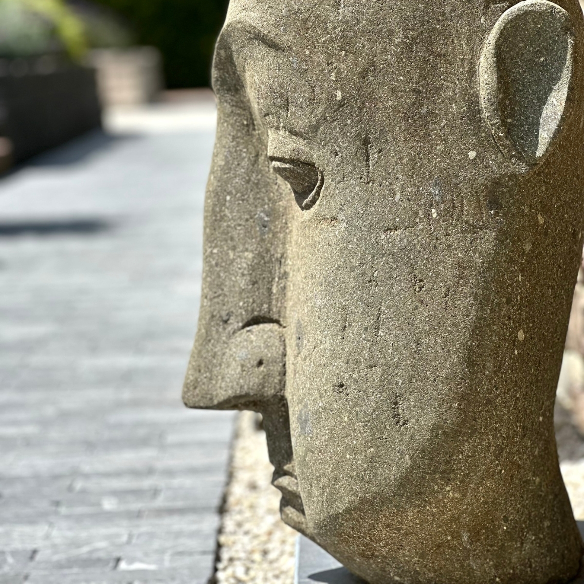 Moai Figur aus Naturstein