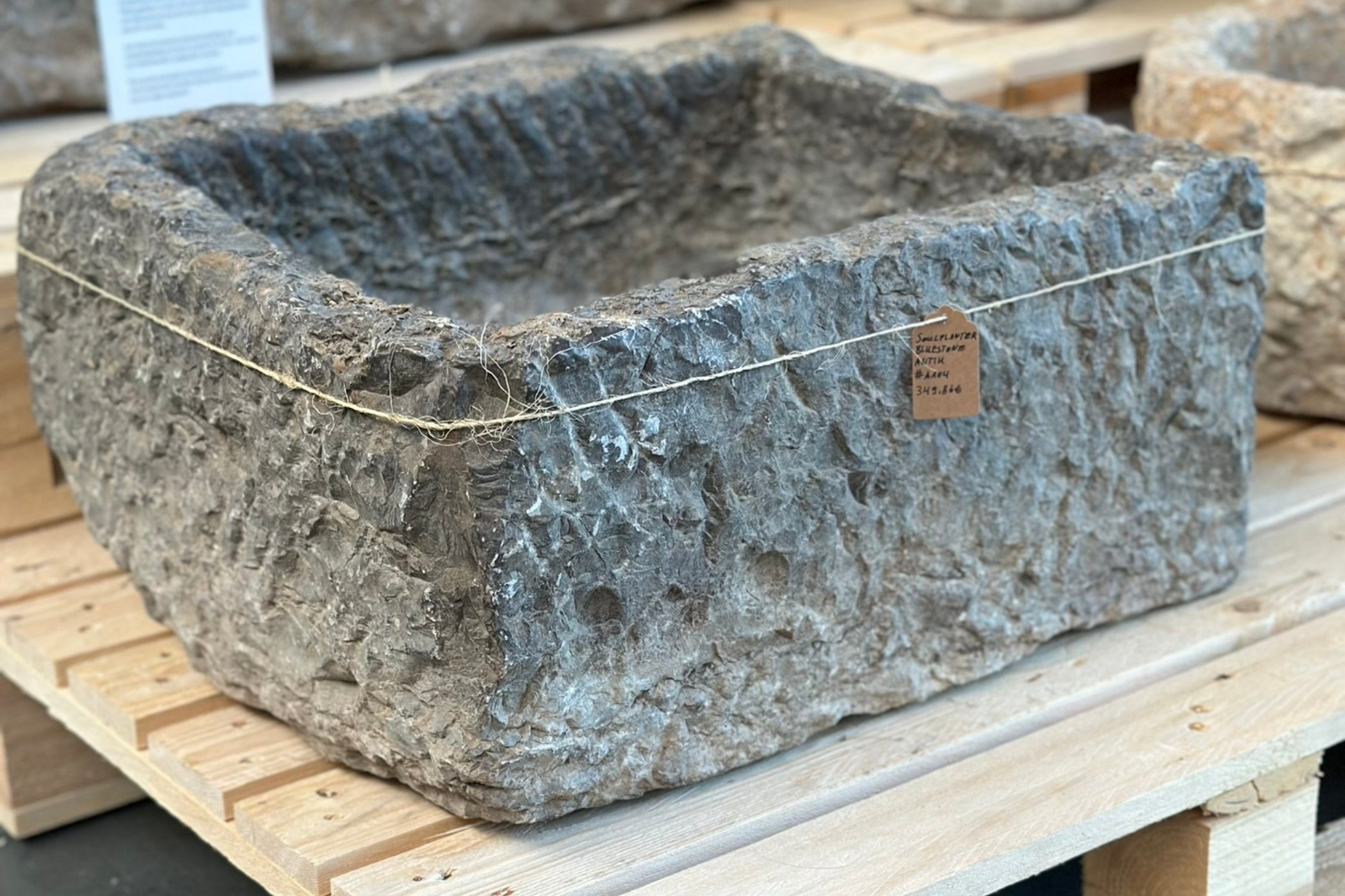 Soulplanter® als Wasserobjekt aus Naturstein