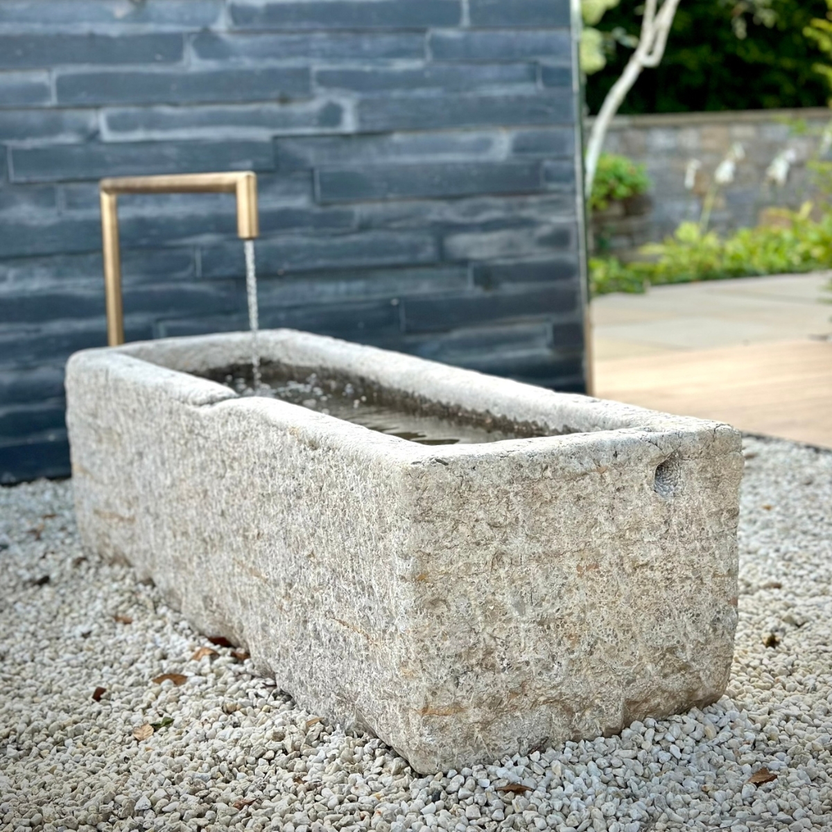 Soulplanter® als Wasserobjekt aus Naturstein