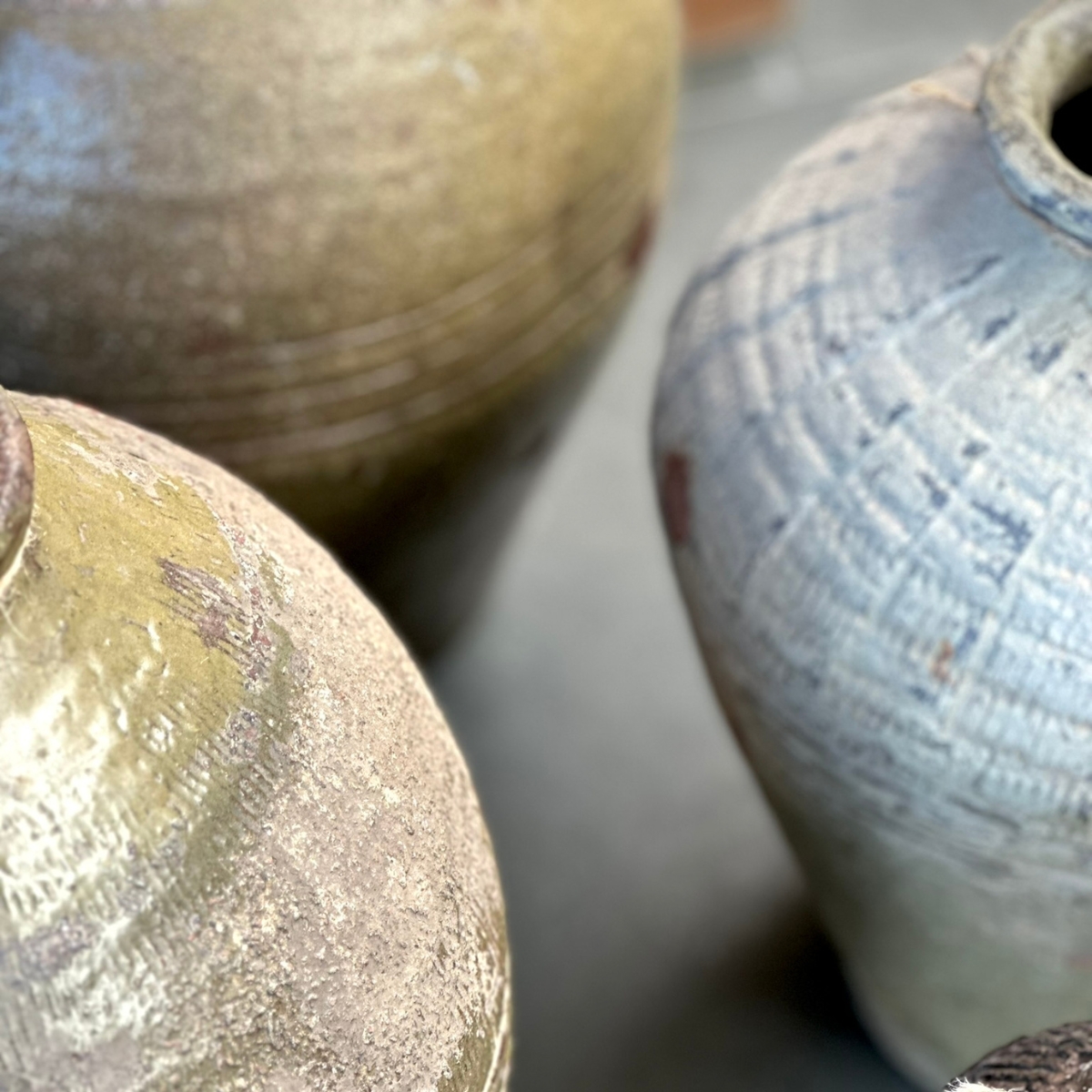 Historische Vase mit Patina