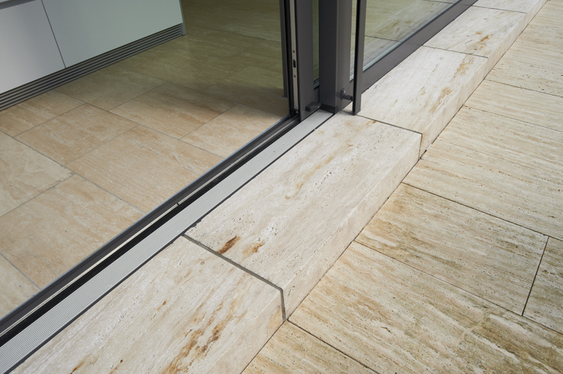 Naturstein für durchgängige Gestaltung von innen nach außen