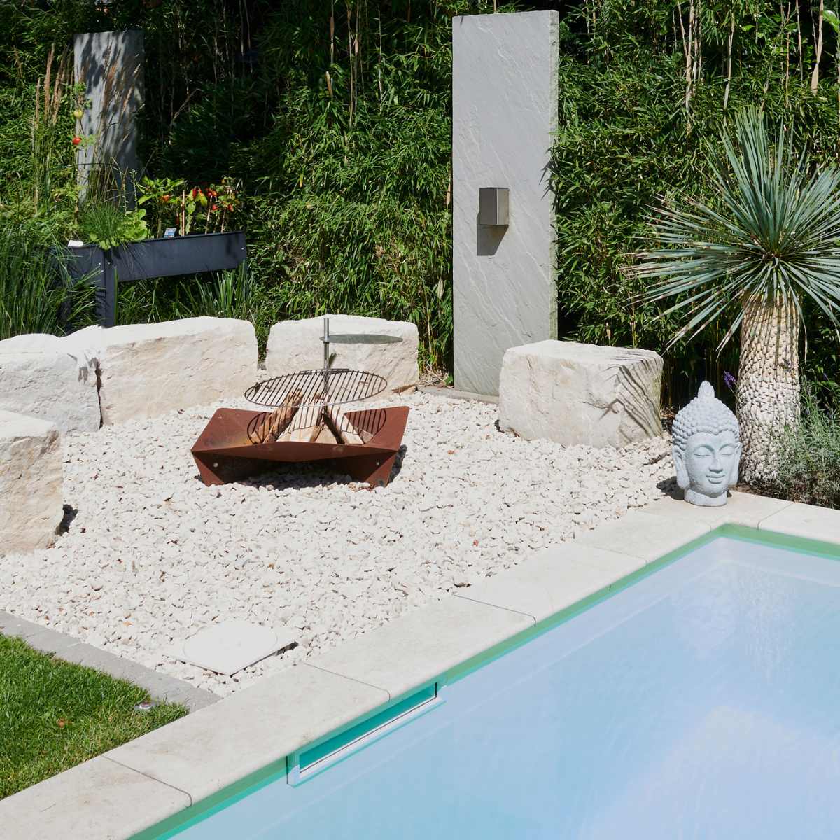 tivo-jura-trockenmauersteine-solit_rbl_cke-tivo-jura-edelsplitt-tivo-travertin-crema-bodendiele-plaza