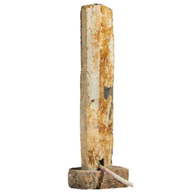 Basaltsäule, gebohrt mit Sockel