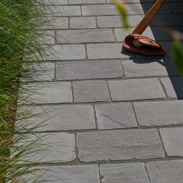 Focus Sandstein Drivestone Plaza