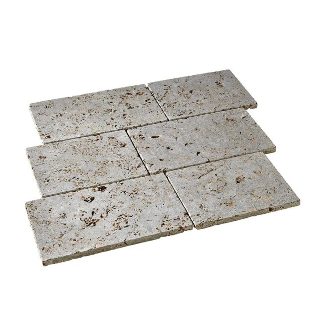 Muschelkalk Bodenplatten Plaza in warmen Beige- und Brauntönen mit fossilen Einschlüssen, rechteckig angeordnet und auf weißem Hintergrund präsentiert. Perfekt für charmante Außenbereiche.