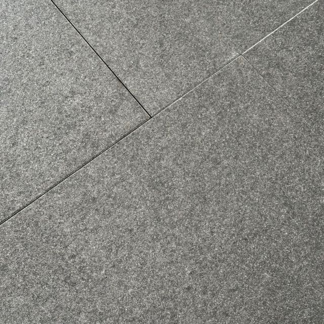 Nero Assoluto Terrassenplatten HydroJet